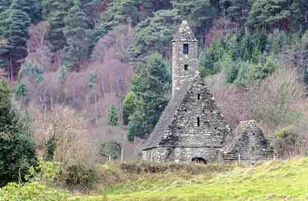 129 - Irlanda - Glendalough - Ciudad Monastica - iglesia de St. Kevin's
